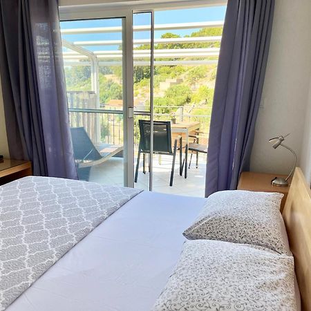 Paradise Apartments - Robinson Getaway Gdinj Dış mekan fotoğraf