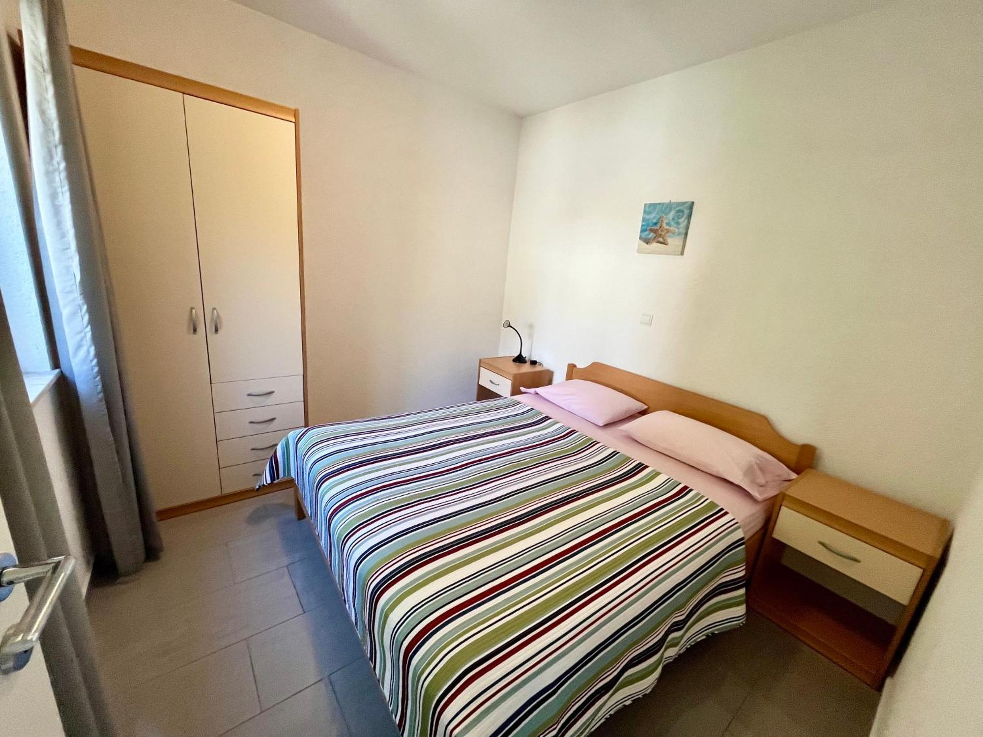 Paradise Apartments - Robinson Getaway Gdinj Dış mekan fotoğraf