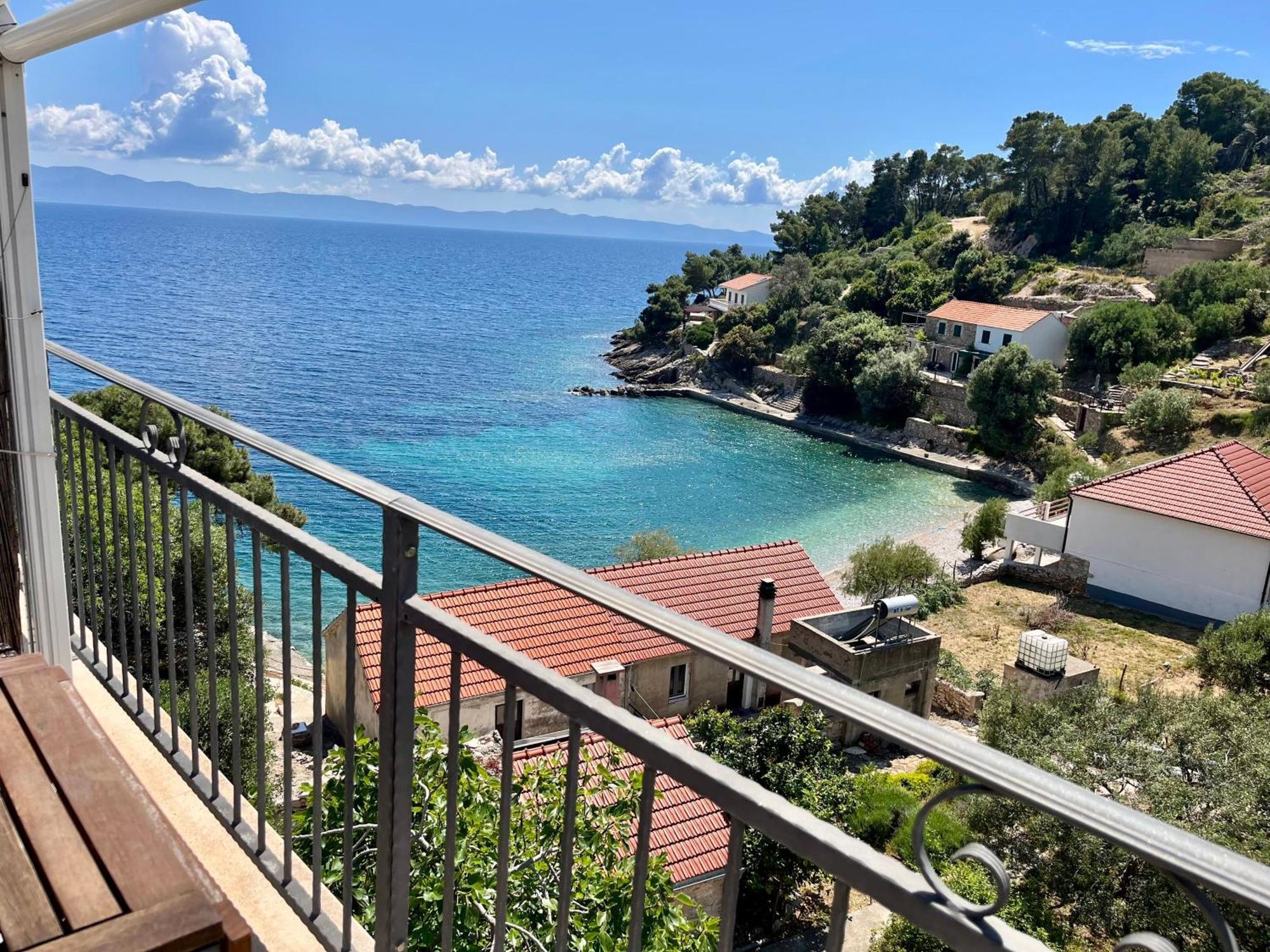 Paradise Apartments - Robinson Getaway Gdinj Dış mekan fotoğraf