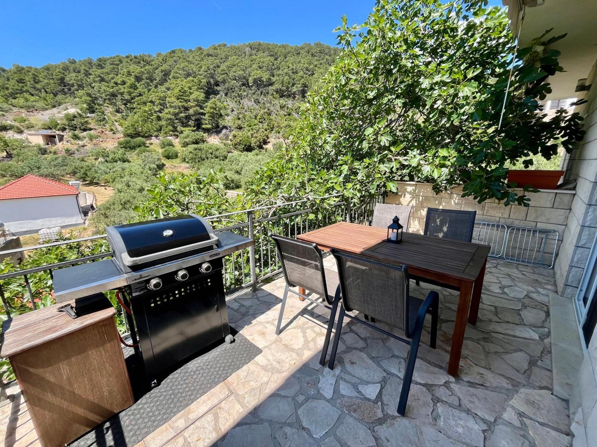Paradise Apartments - Robinson Getaway Gdinj Dış mekan fotoğraf
