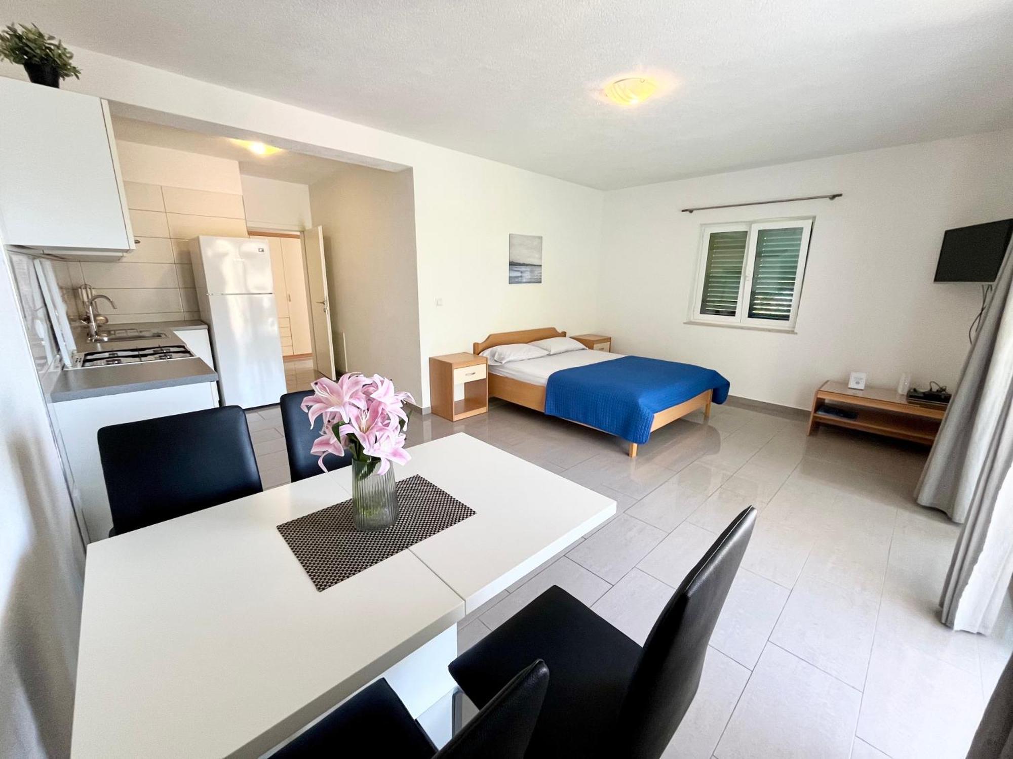 Paradise Apartments - Robinson Getaway Gdinj Dış mekan fotoğraf
