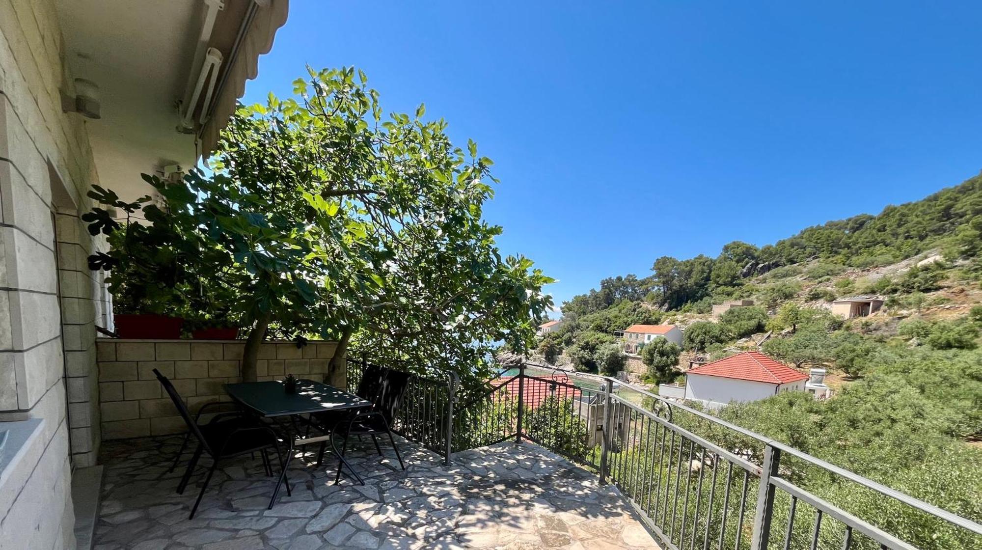 Paradise Apartments - Robinson Getaway Gdinj Dış mekan fotoğraf