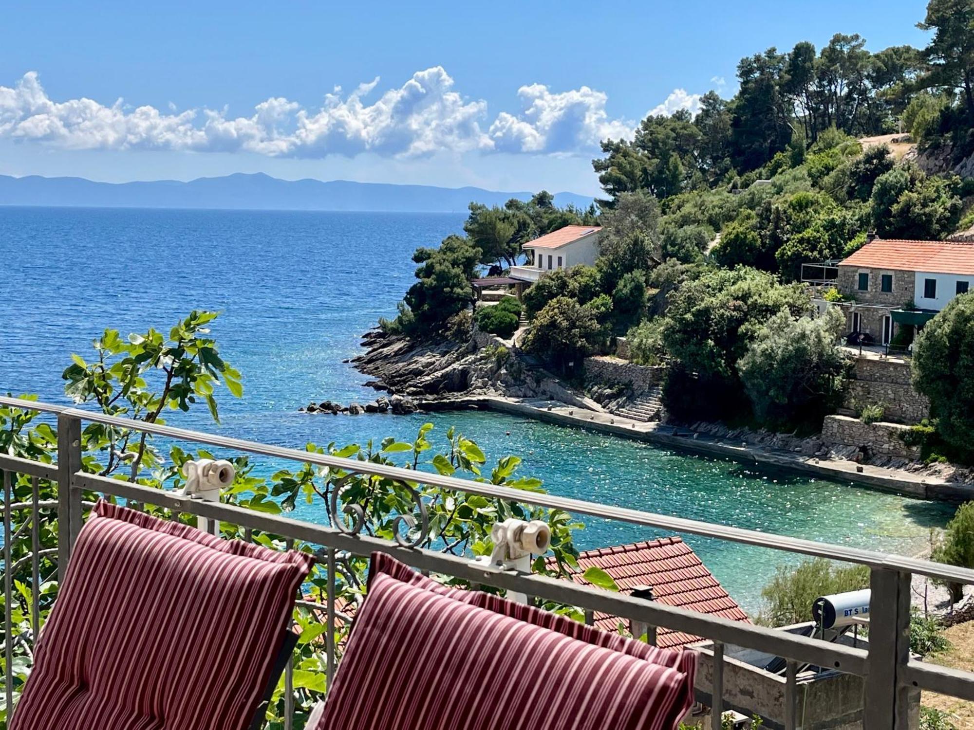 Paradise Apartments - Robinson Getaway Gdinj Dış mekan fotoğraf