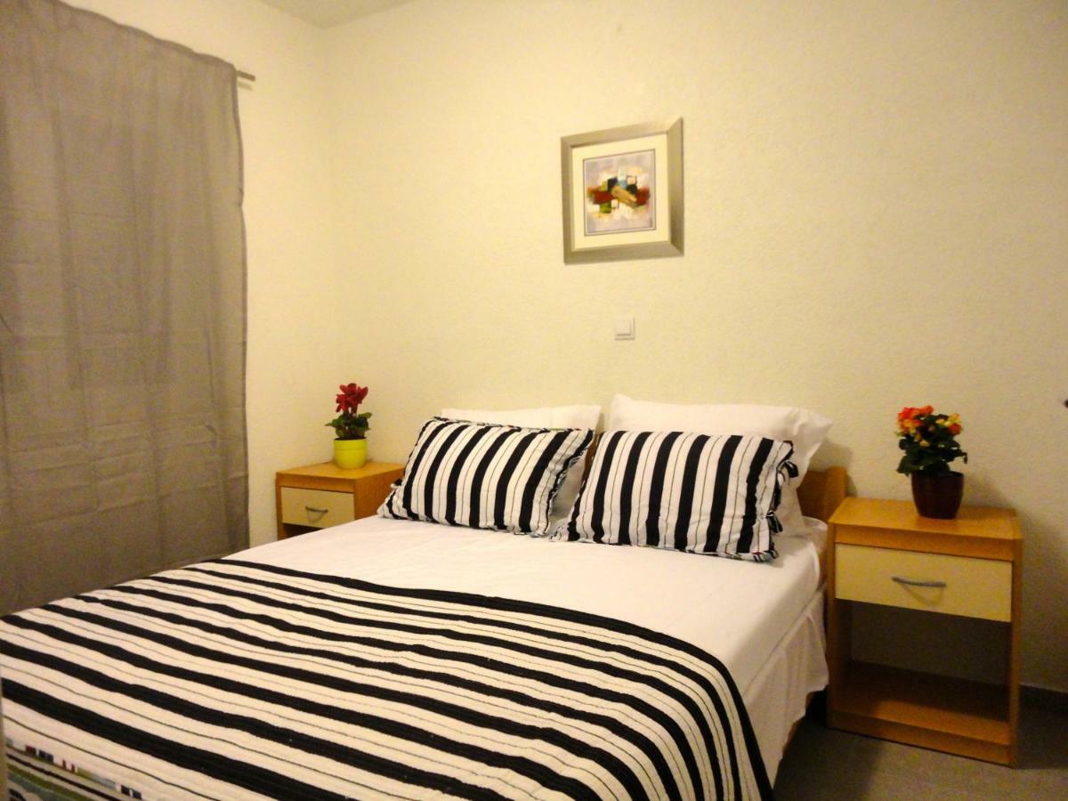 Paradise Apartments - Robinson Getaway Gdinj Dış mekan fotoğraf