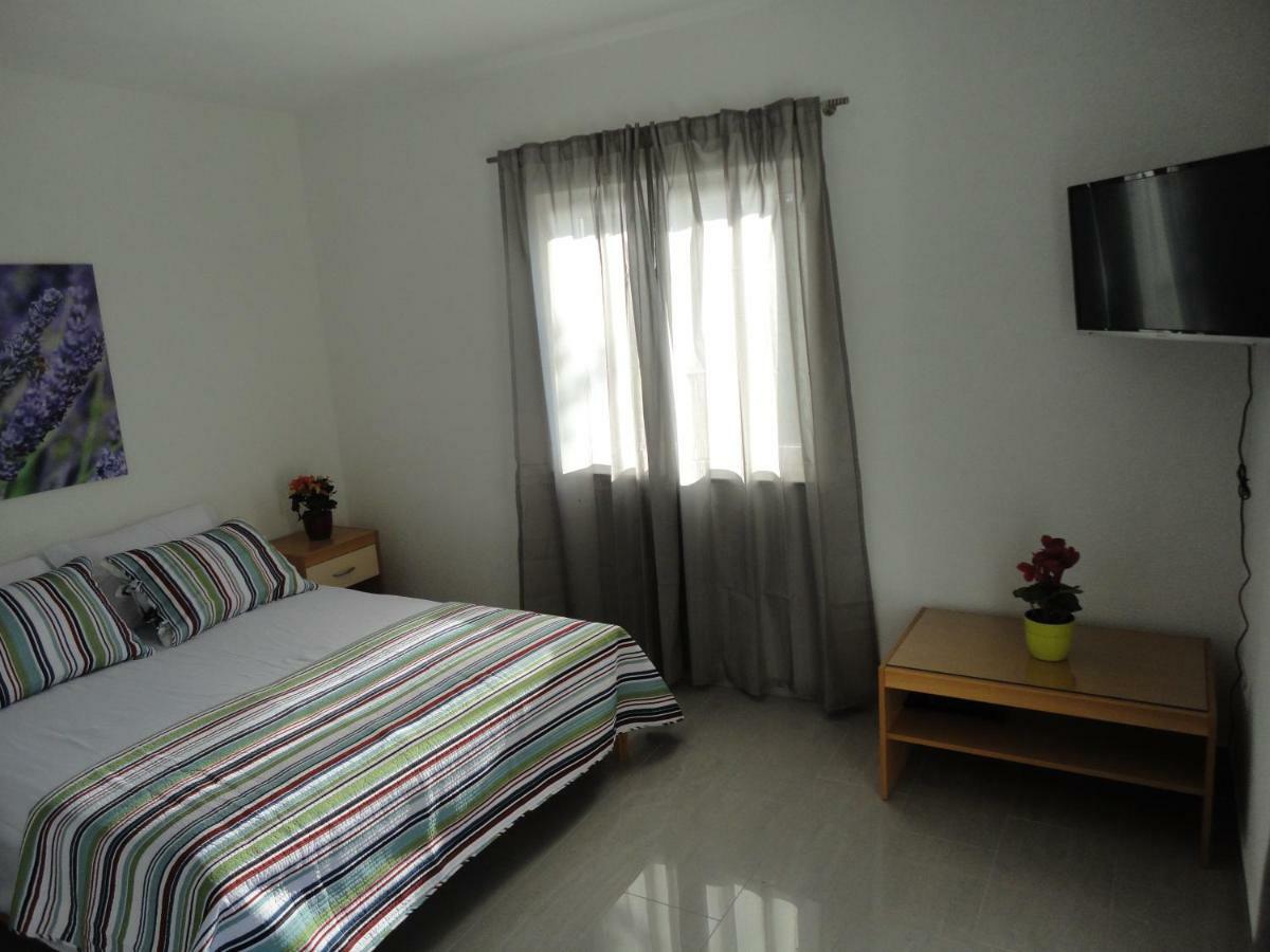 Paradise Apartments - Robinson Getaway Gdinj Dış mekan fotoğraf