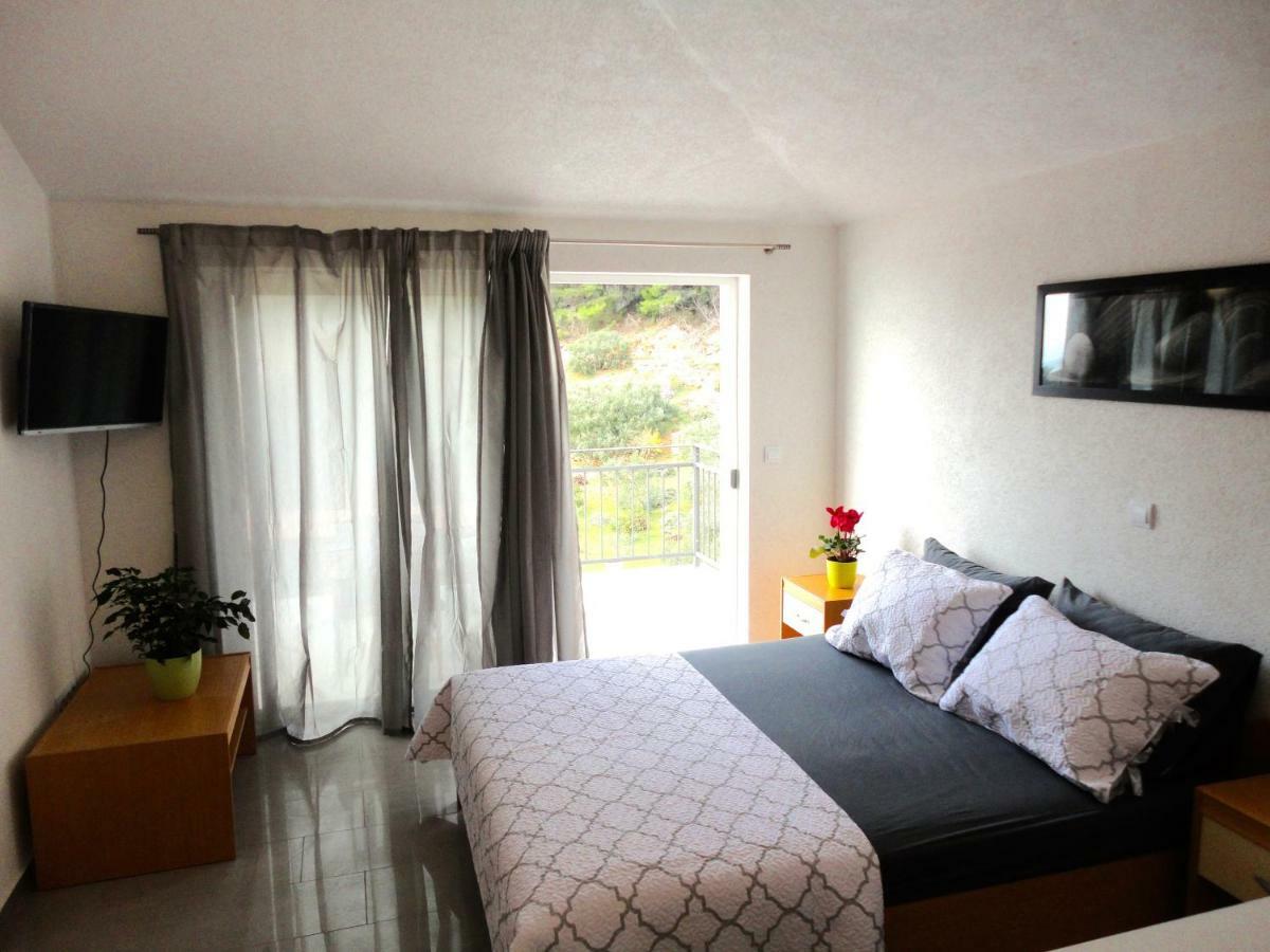 Paradise Apartments - Robinson Getaway Gdinj Dış mekan fotoğraf
