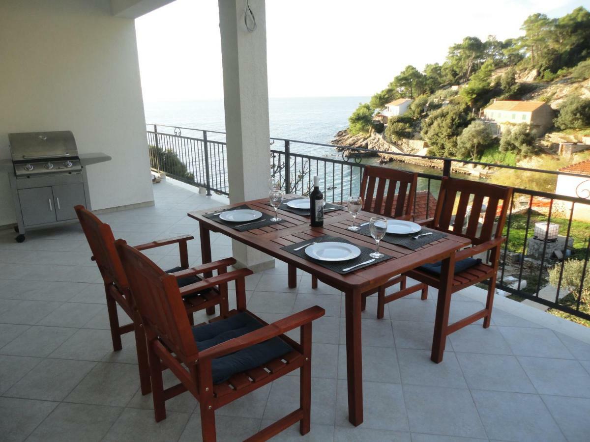 Paradise Apartments - Robinson Getaway Gdinj Dış mekan fotoğraf
