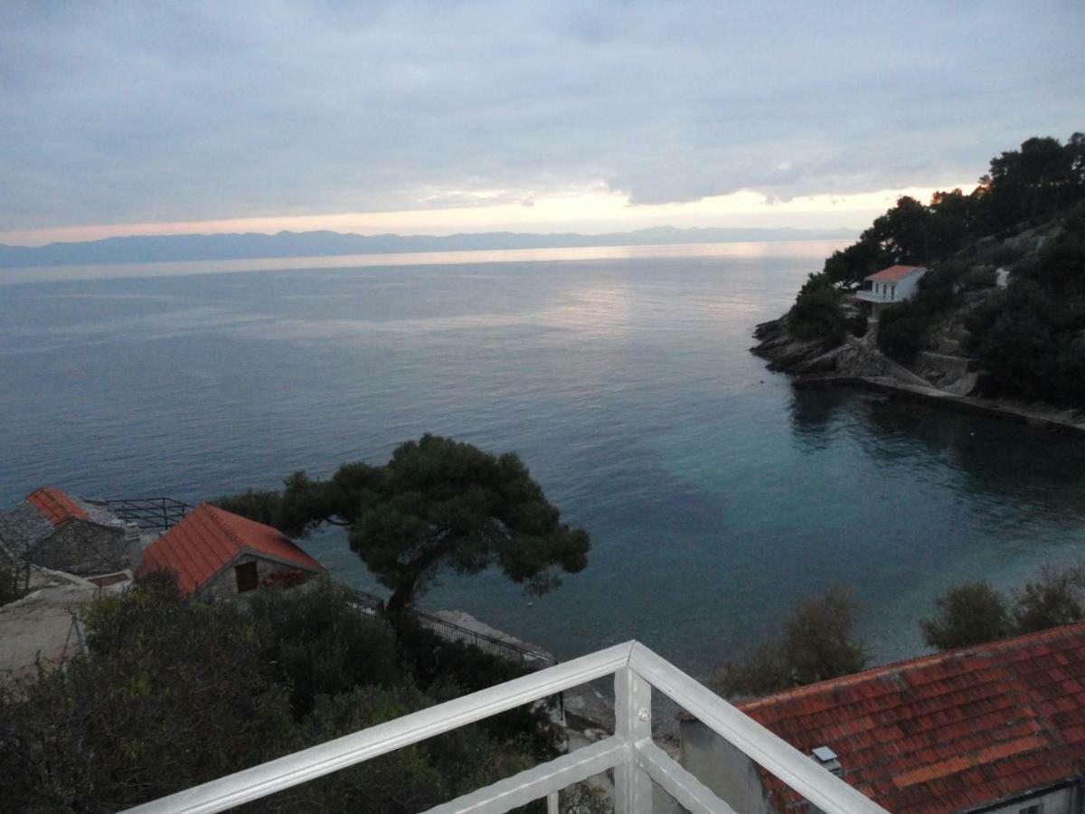 Paradise Apartments - Robinson Getaway Gdinj Dış mekan fotoğraf