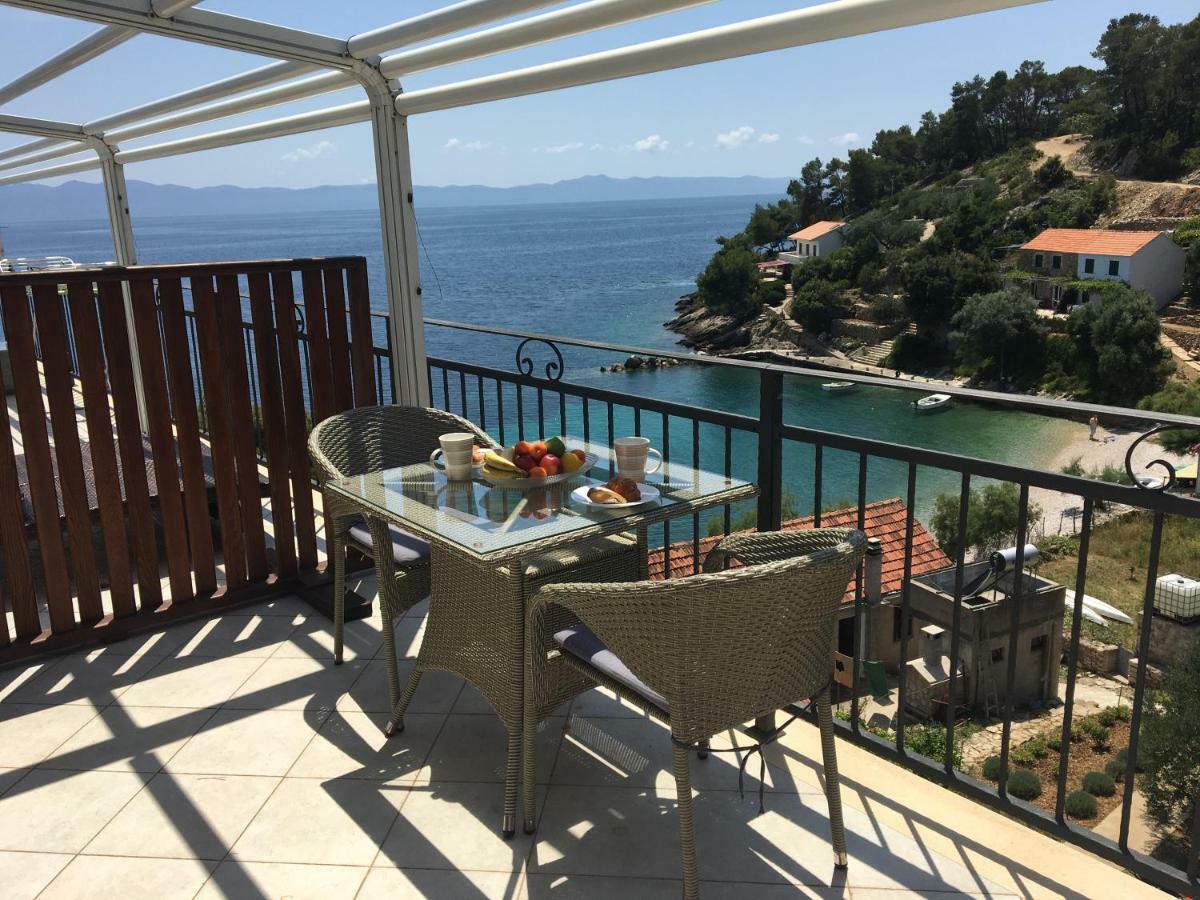 Paradise Apartments - Robinson Getaway Gdinj Dış mekan fotoğraf
