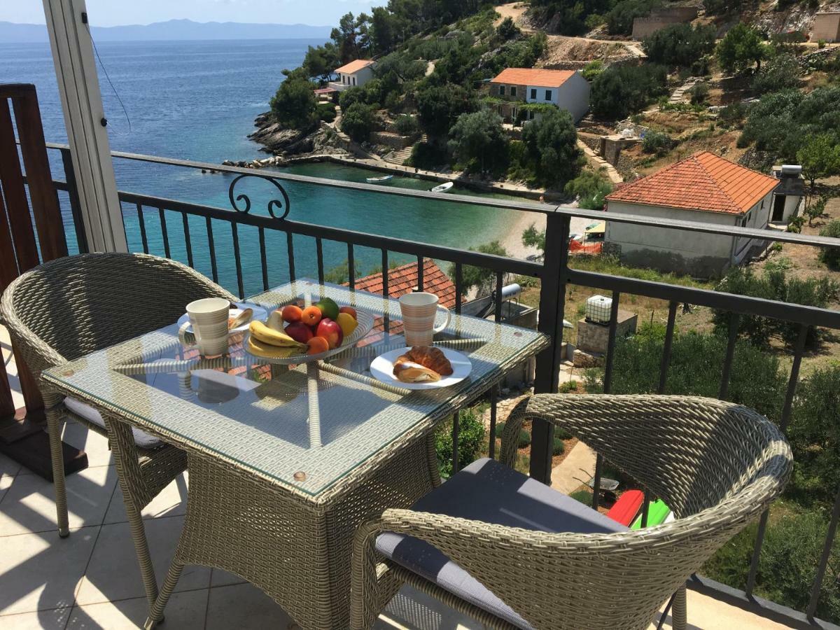 Paradise Apartments - Robinson Getaway Gdinj Dış mekan fotoğraf