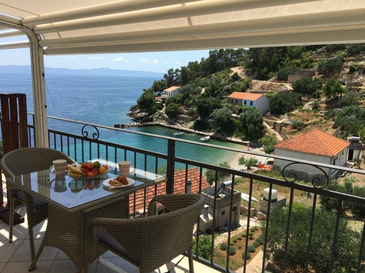 Paradise Apartments - Robinson Getaway Gdinj Dış mekan fotoğraf