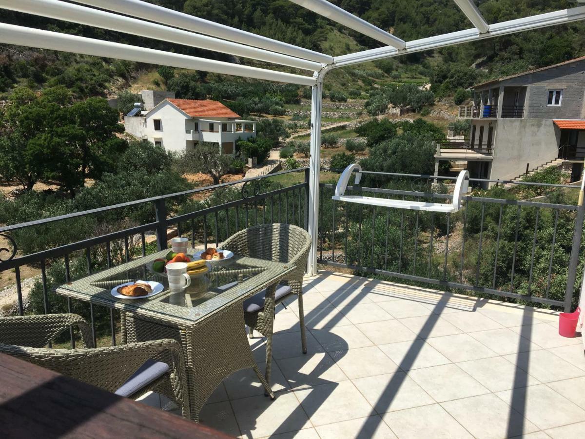 Paradise Apartments - Robinson Getaway Gdinj Dış mekan fotoğraf